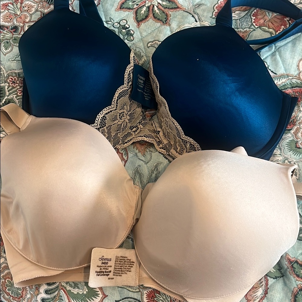Soma 34 DD set of two bras. Enhance shape and soma vanishing back bra